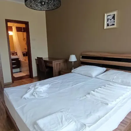 Aparthotel Golden Line Park 4*