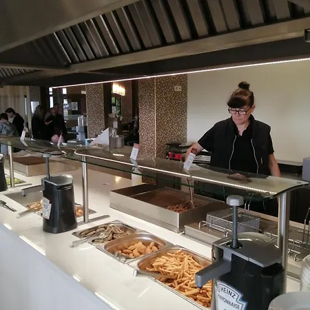 Golden Line Park Aparthotel